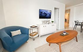 2 Bedroom On The Beach !